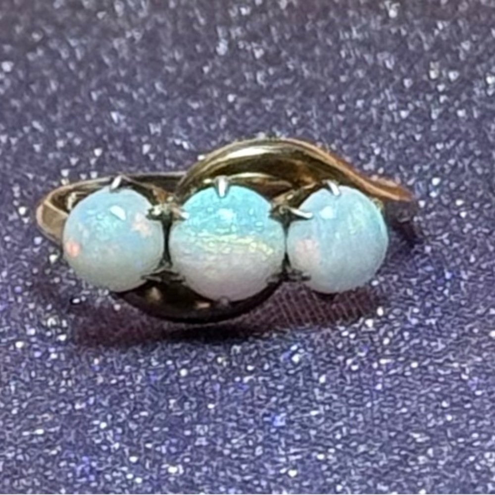 Vintage 10k Yellow Gold Natural Opal Ring